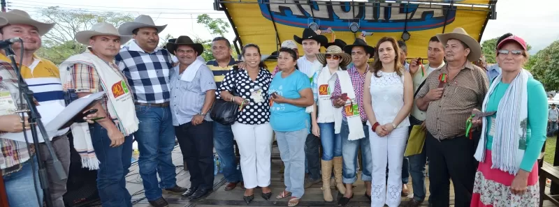 Presidentes de junta de acción comunal de Tame, recibieron llaves simbólicas de sus puestos de salud.